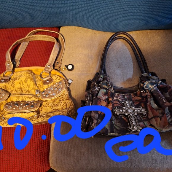 Purses - Picture 3 of 10